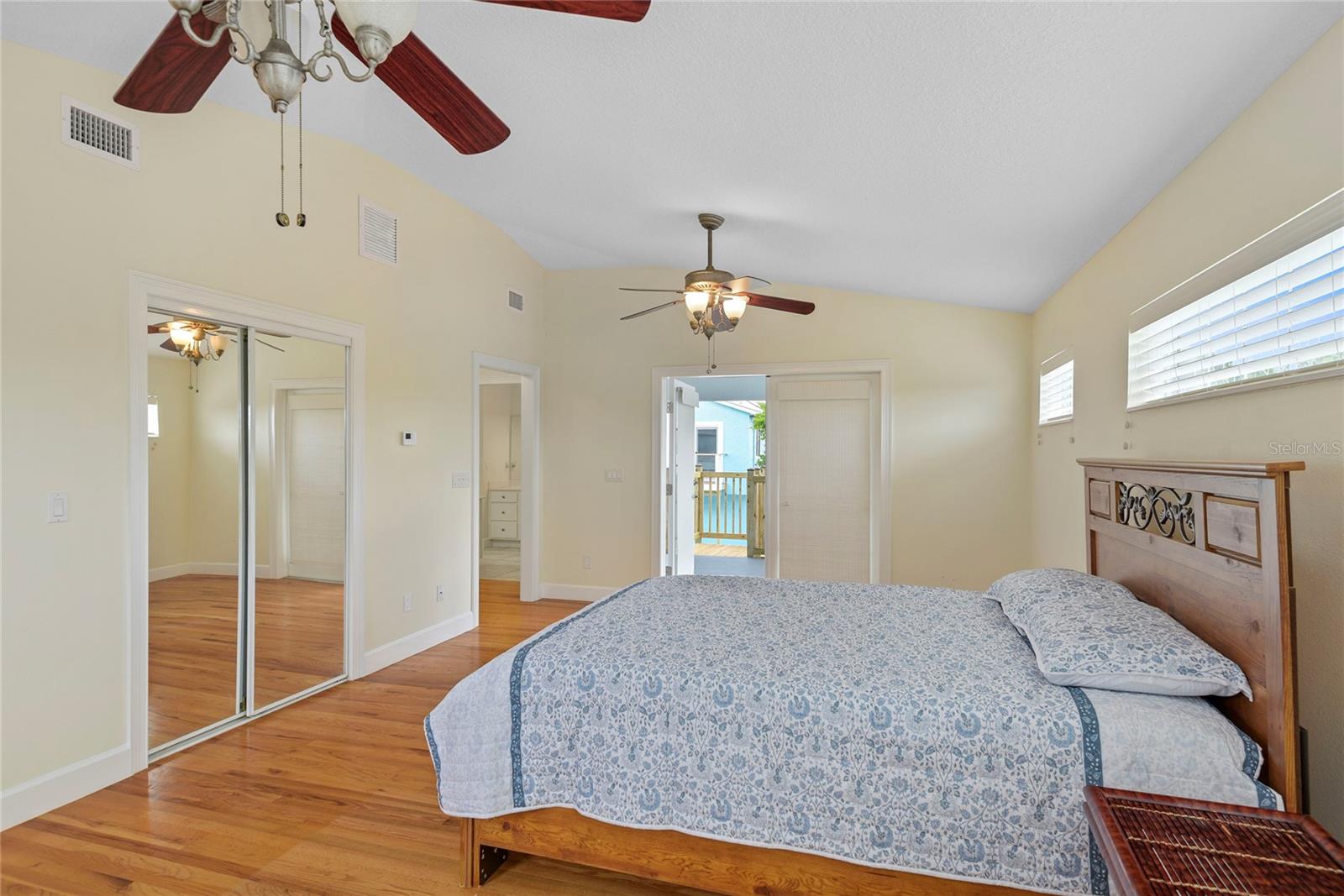 6325 River Rd Property Photo 13