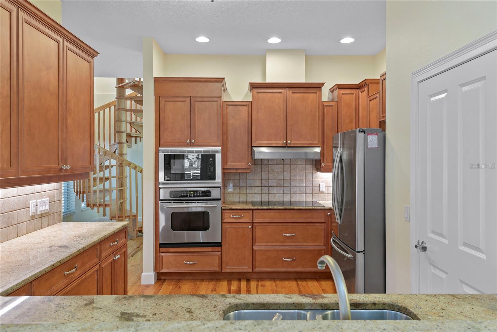 6325 River Rd Property Photo 21