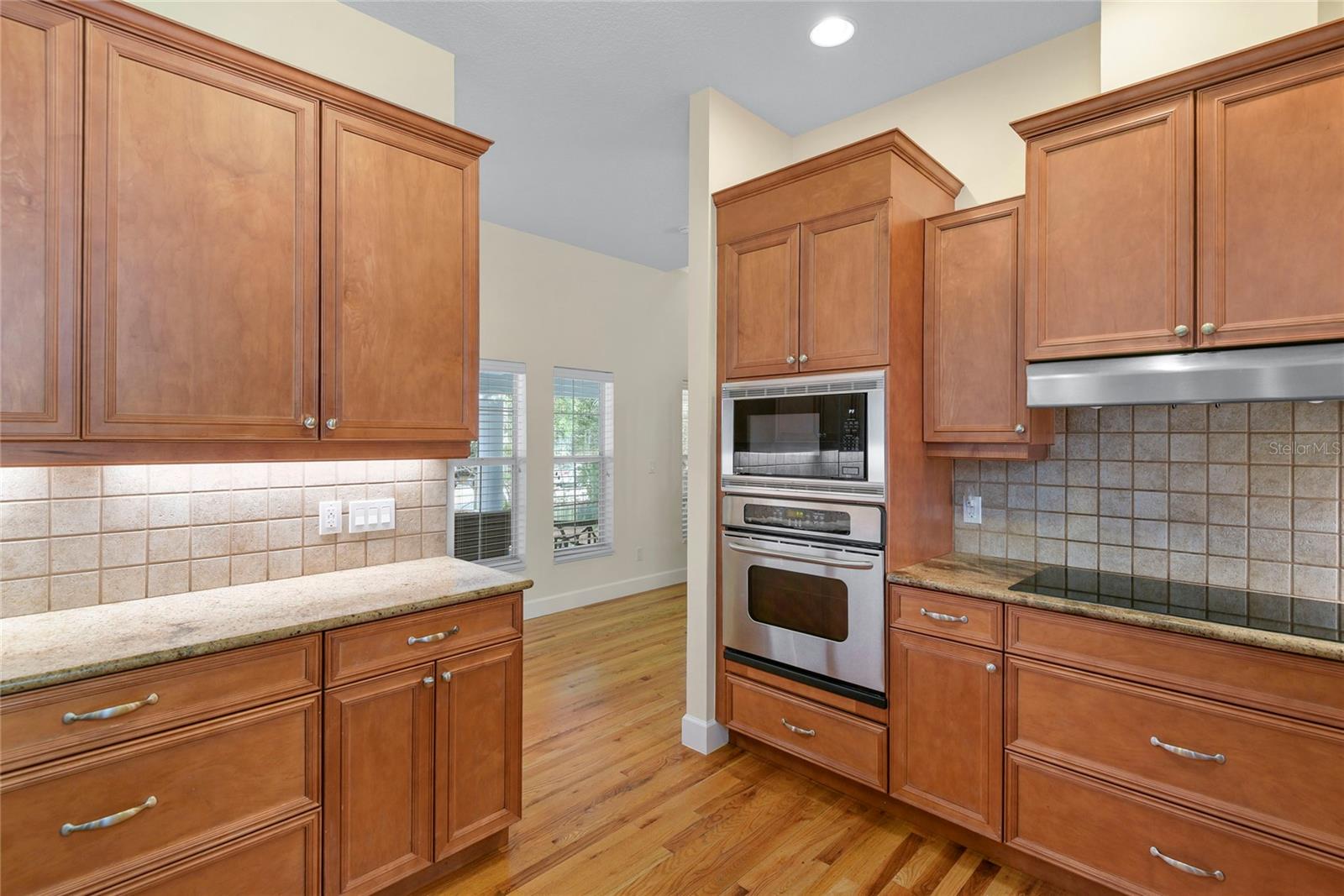 6325 River Rd Property Photo 22