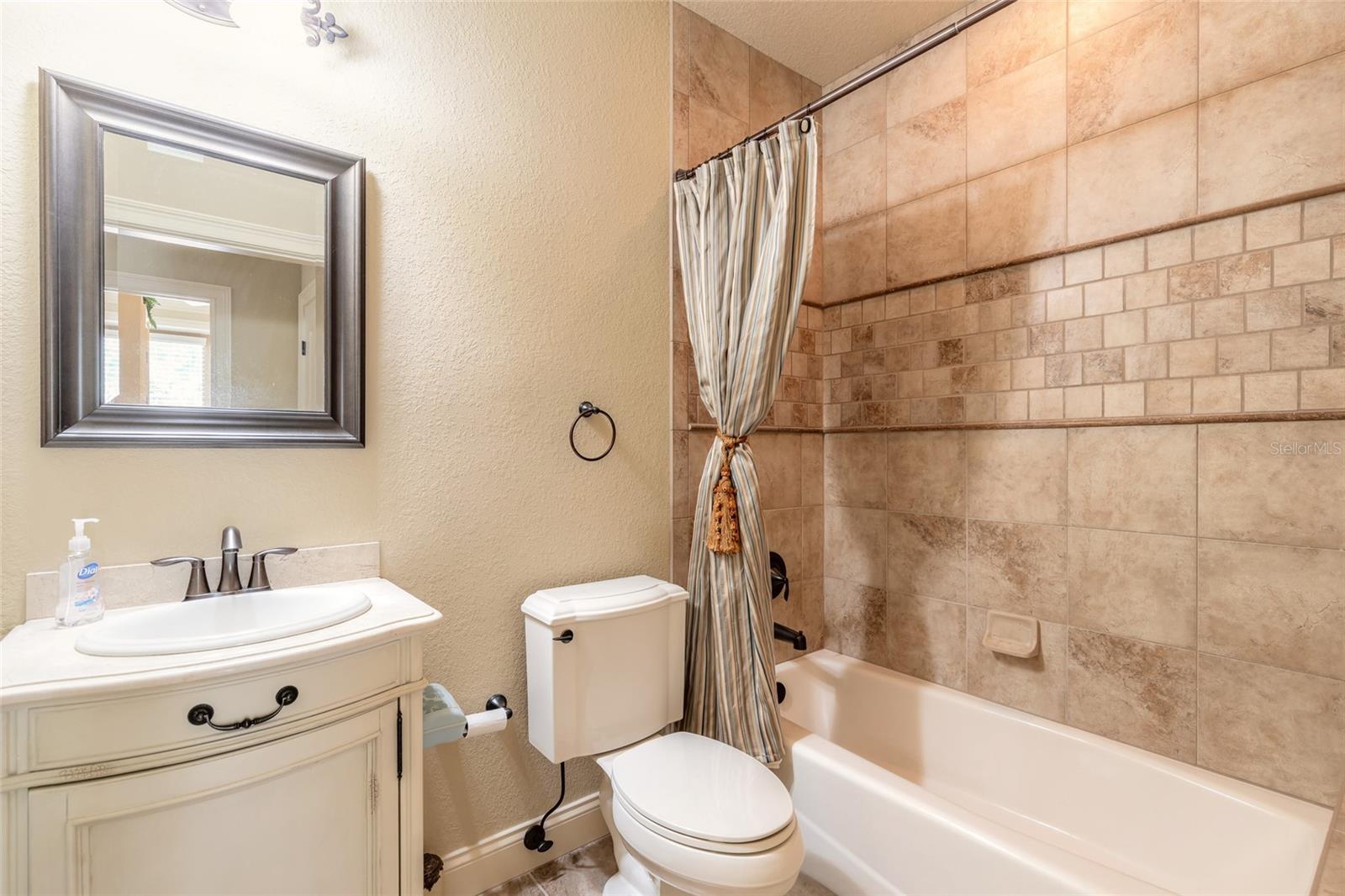 5090 Riverside Dr #103 Property Photo 27