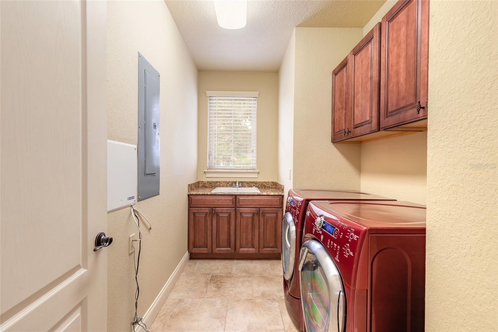 5090 Riverside Dr #103 Property Photo 32