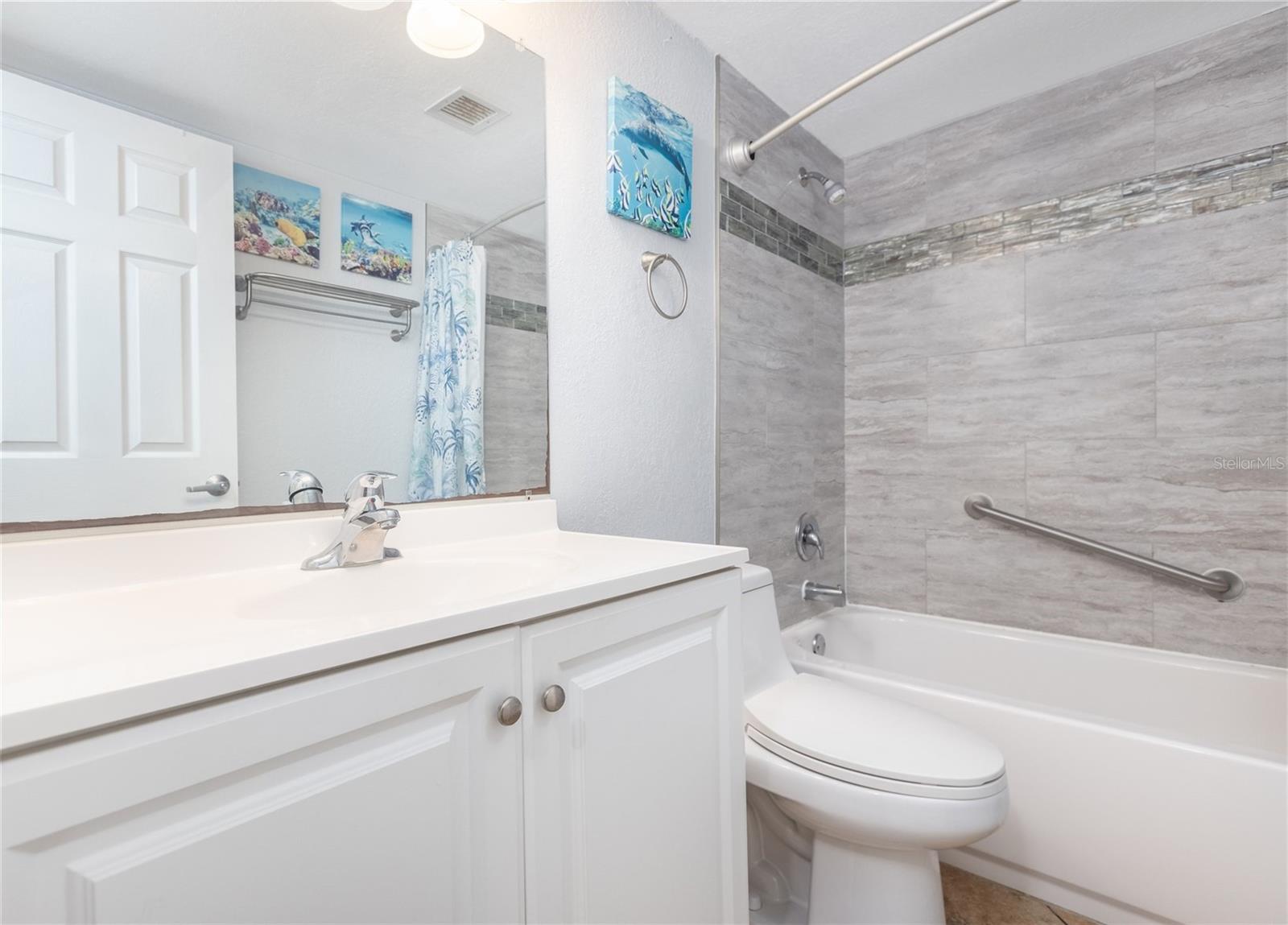 2301 S Atlantic Ave #403 Property Photo 8