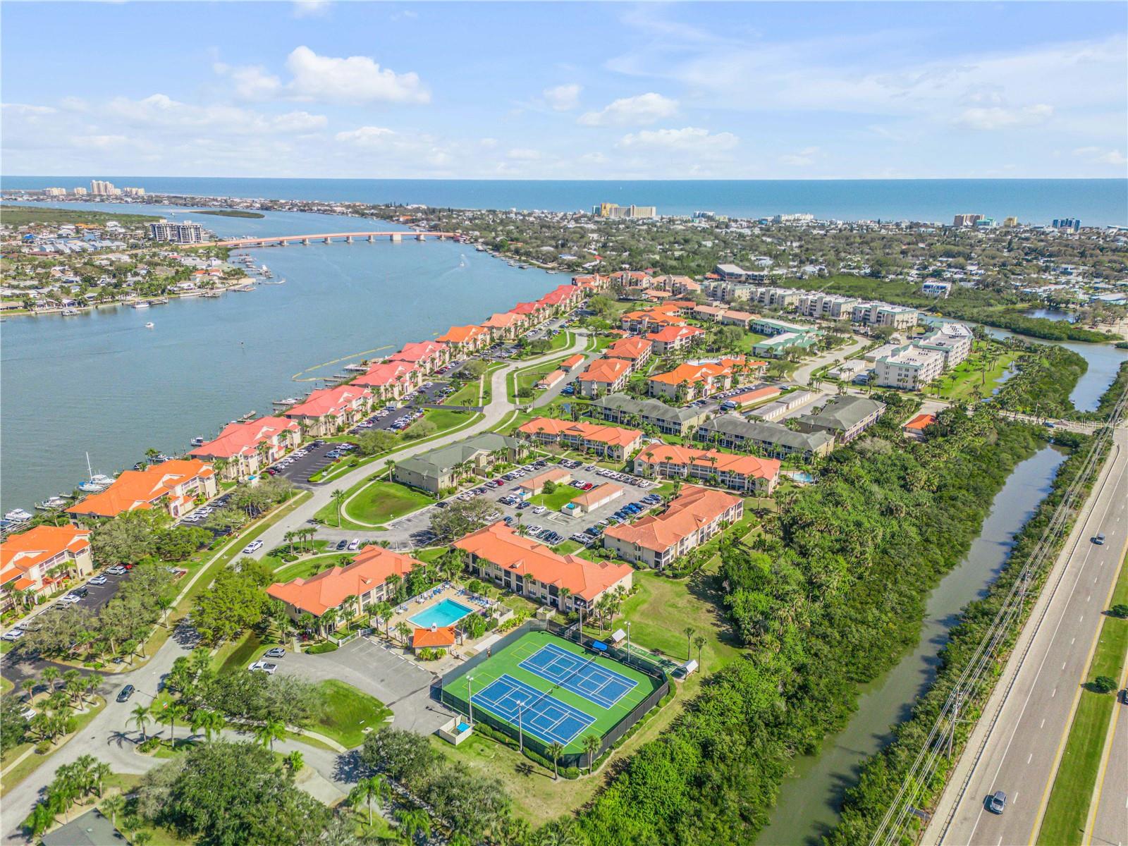 468 BOUCHELLE DR #325