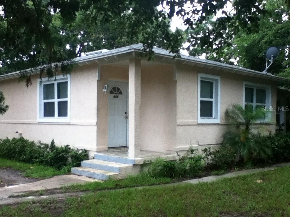486 Oak St Property Photo 2