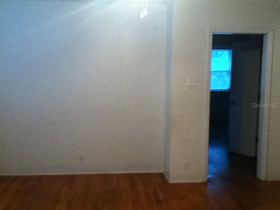 486 Oak St Property Photo 7