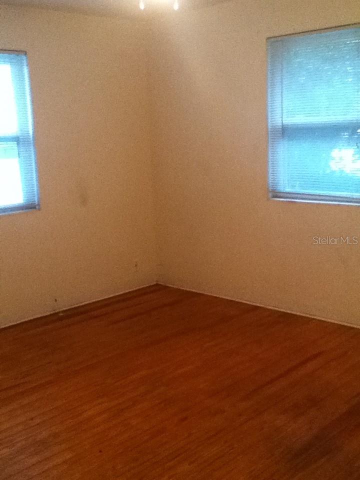 486 Oak St Property Photo 12