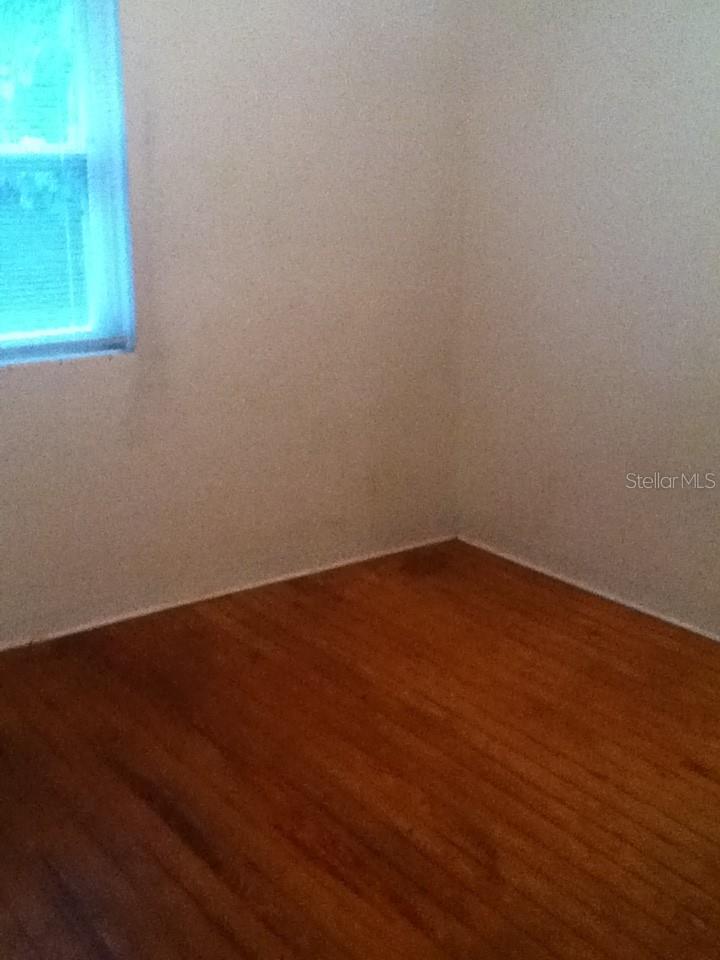 486 Oak St Property Photo 13