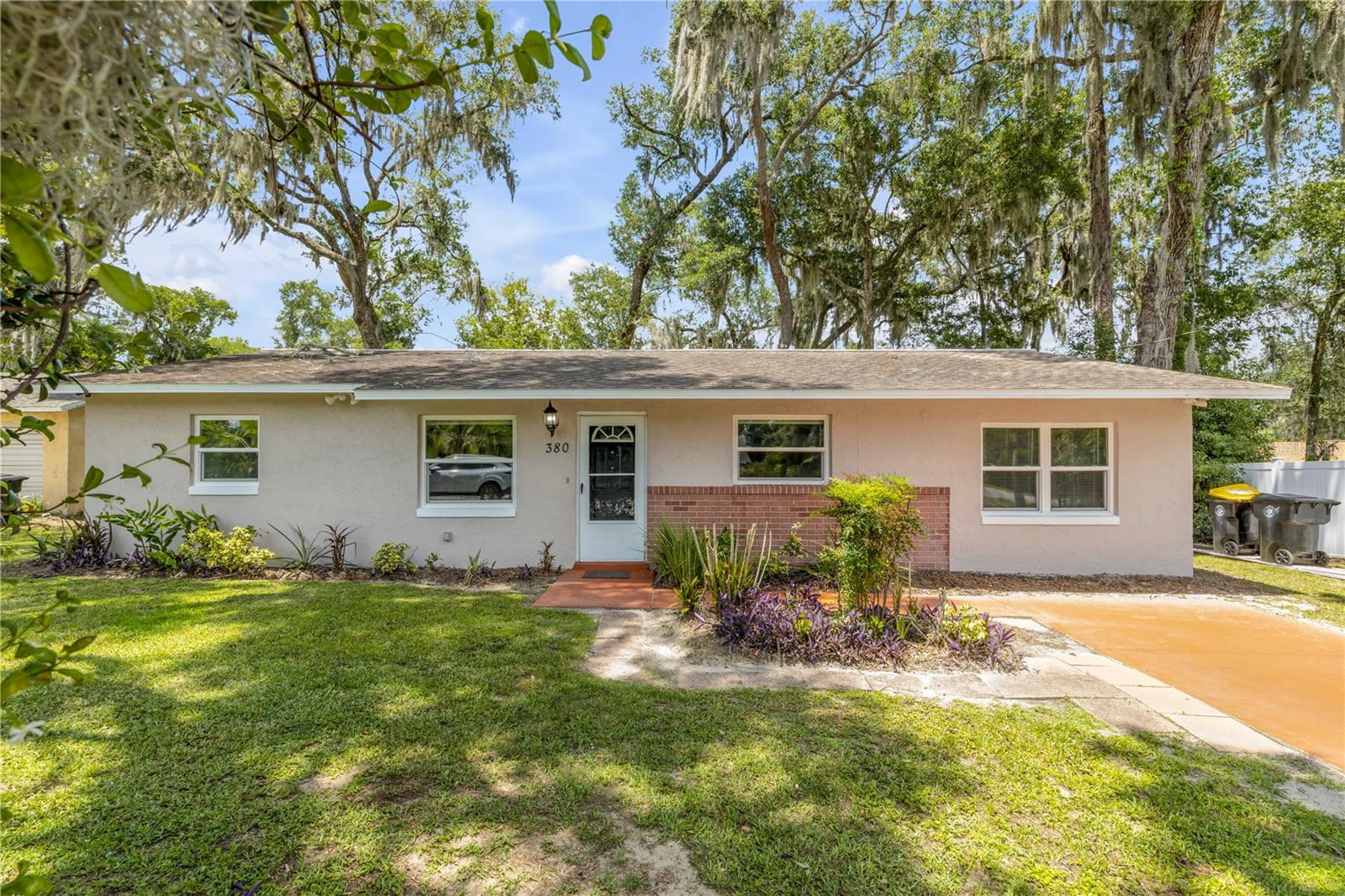 380 JULIA AVE
