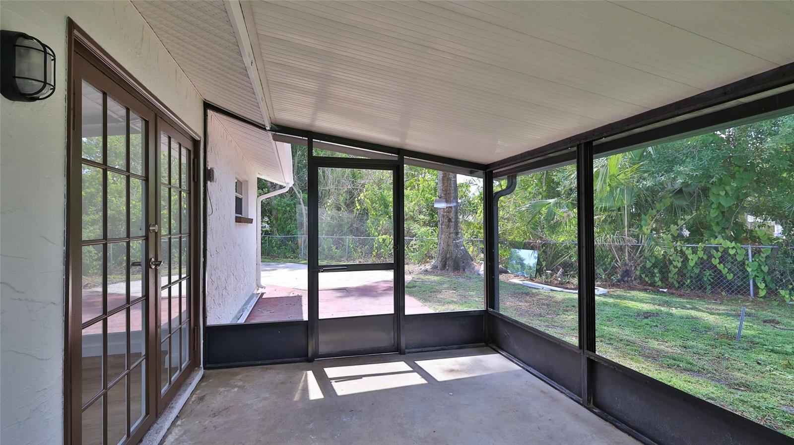 2212 Woodland Dr Property Photo 28