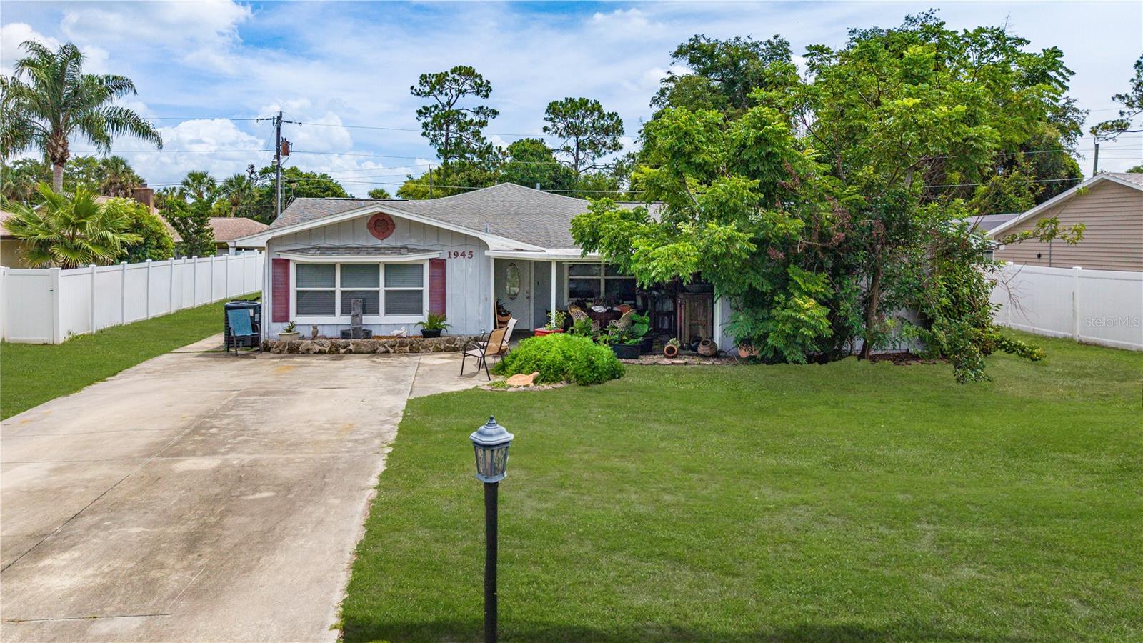1945 Fern Palm Dr Property Photo 1