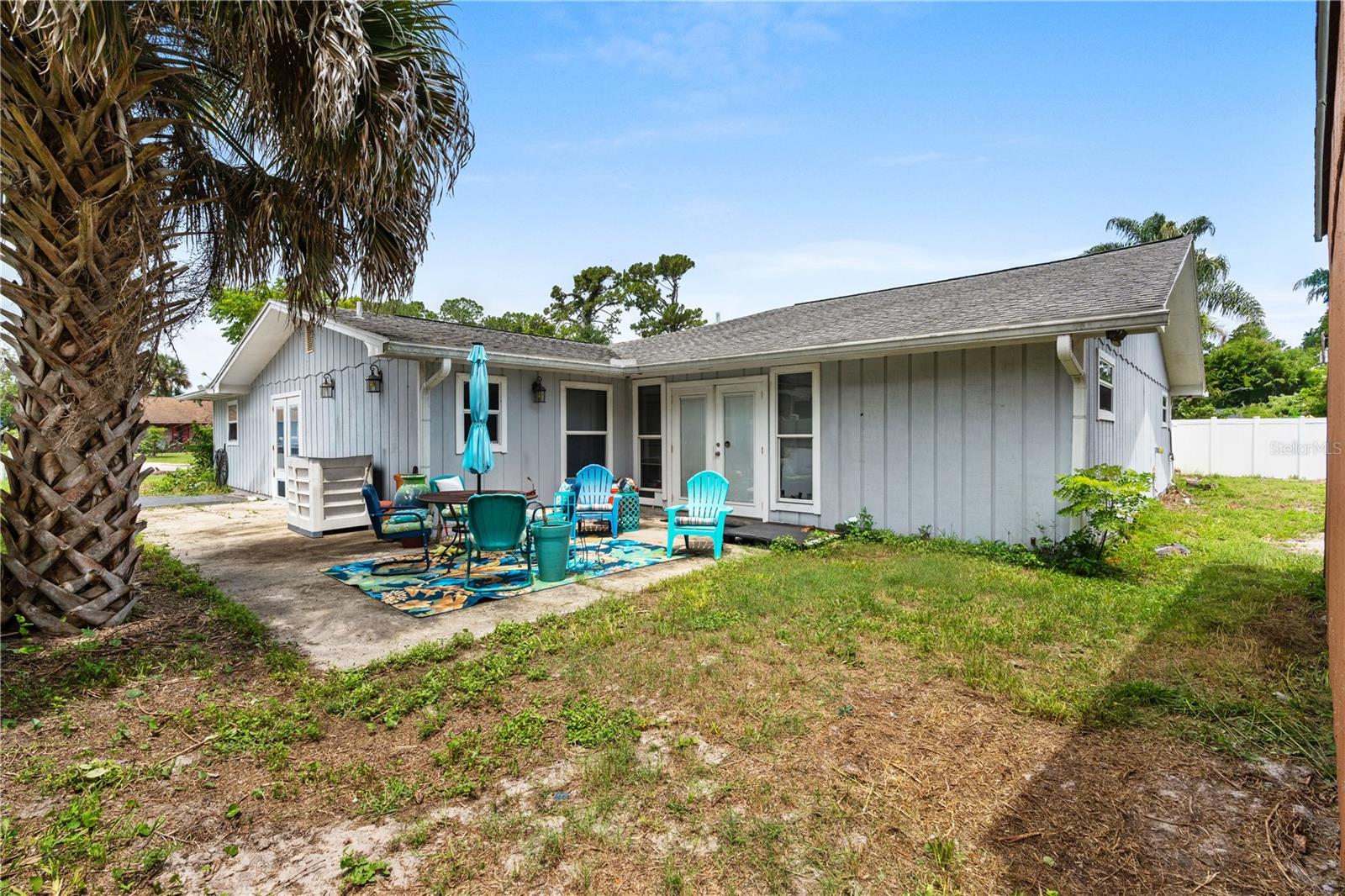 1945 Fern Palm Dr Property Photo 4