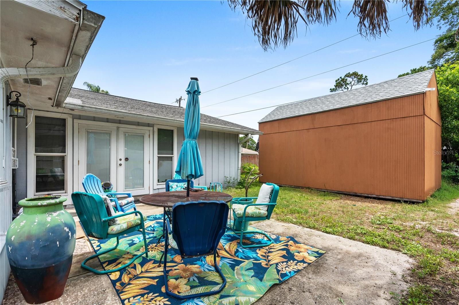 1945 Fern Palm Dr Property Photo 5