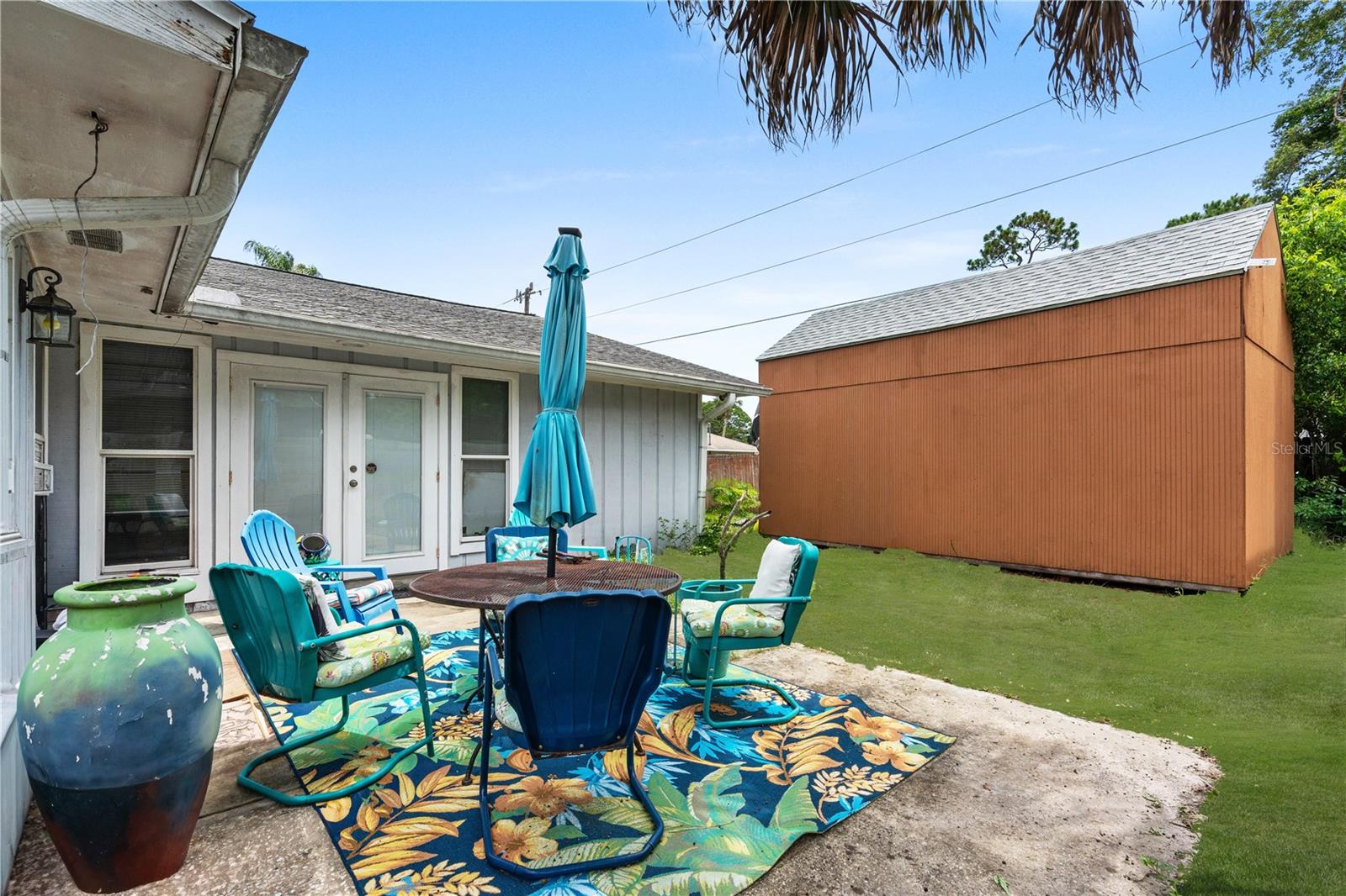 1945 Fern Palm Dr Property Photo 5