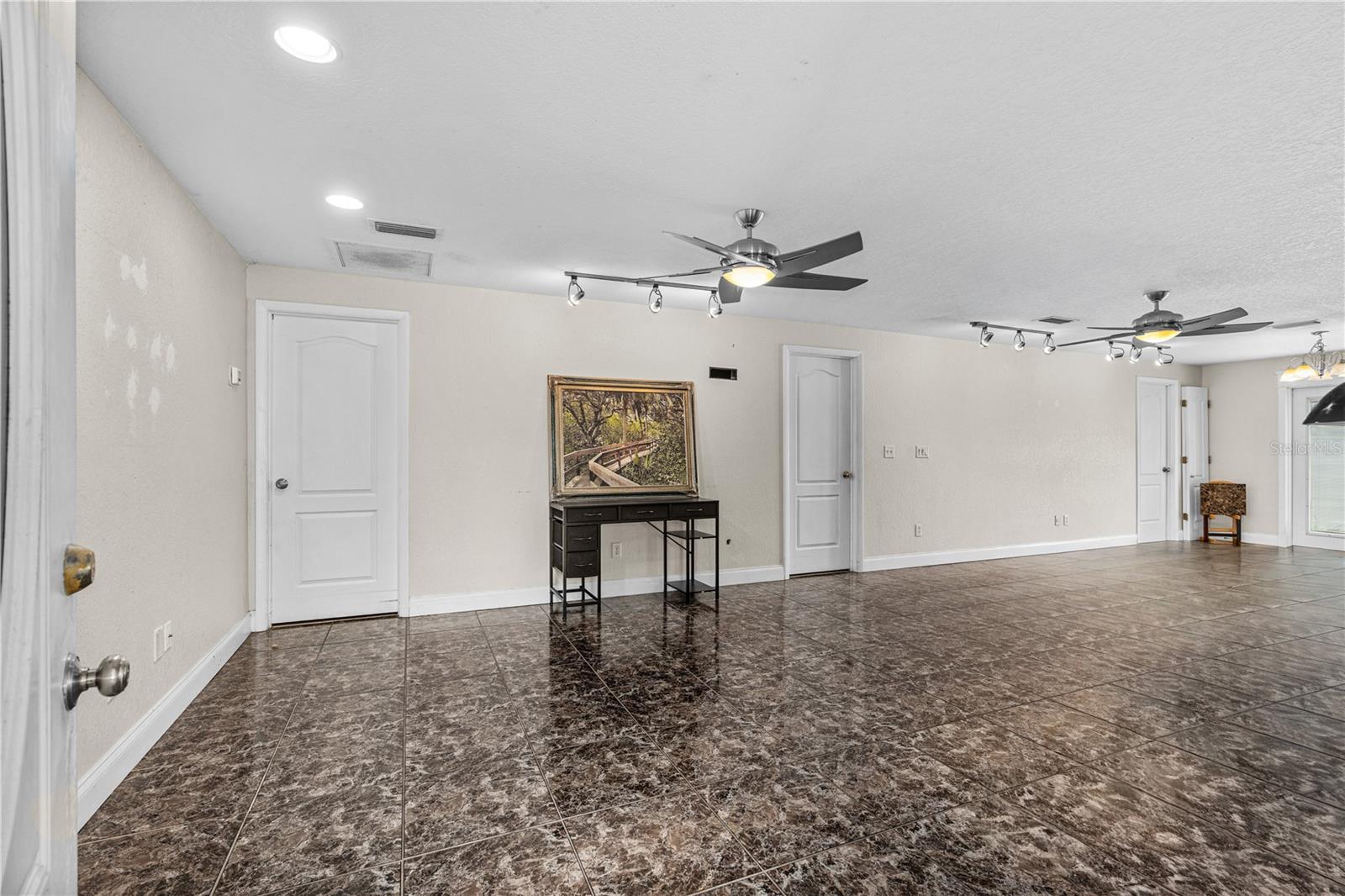 1945 Fern Palm Dr Property Photo 6