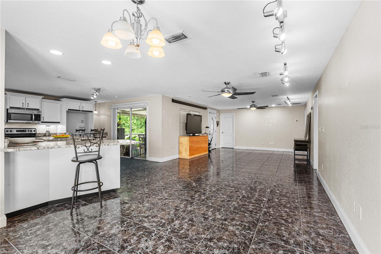 1945 Fern Palm Dr Property Photo 9