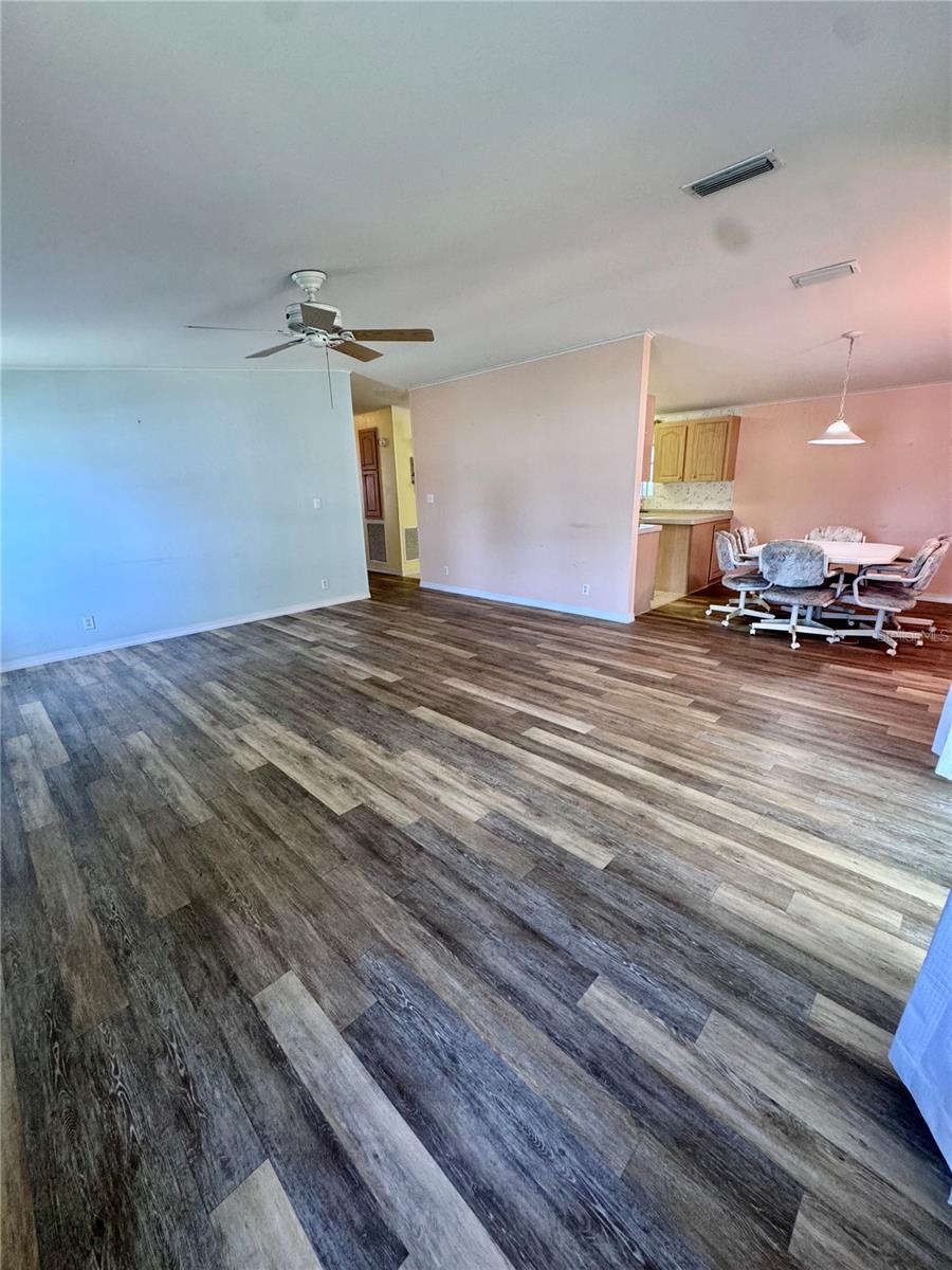 4385 Maple Ave Property Photo 6