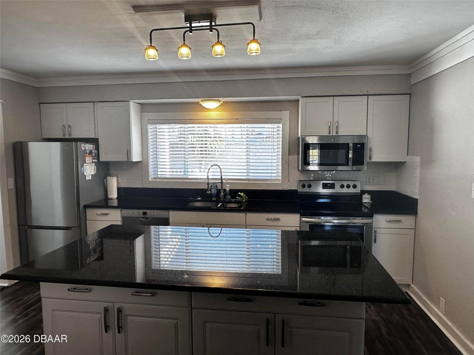 1711 Ocean Dunes Ter Property Photo 5