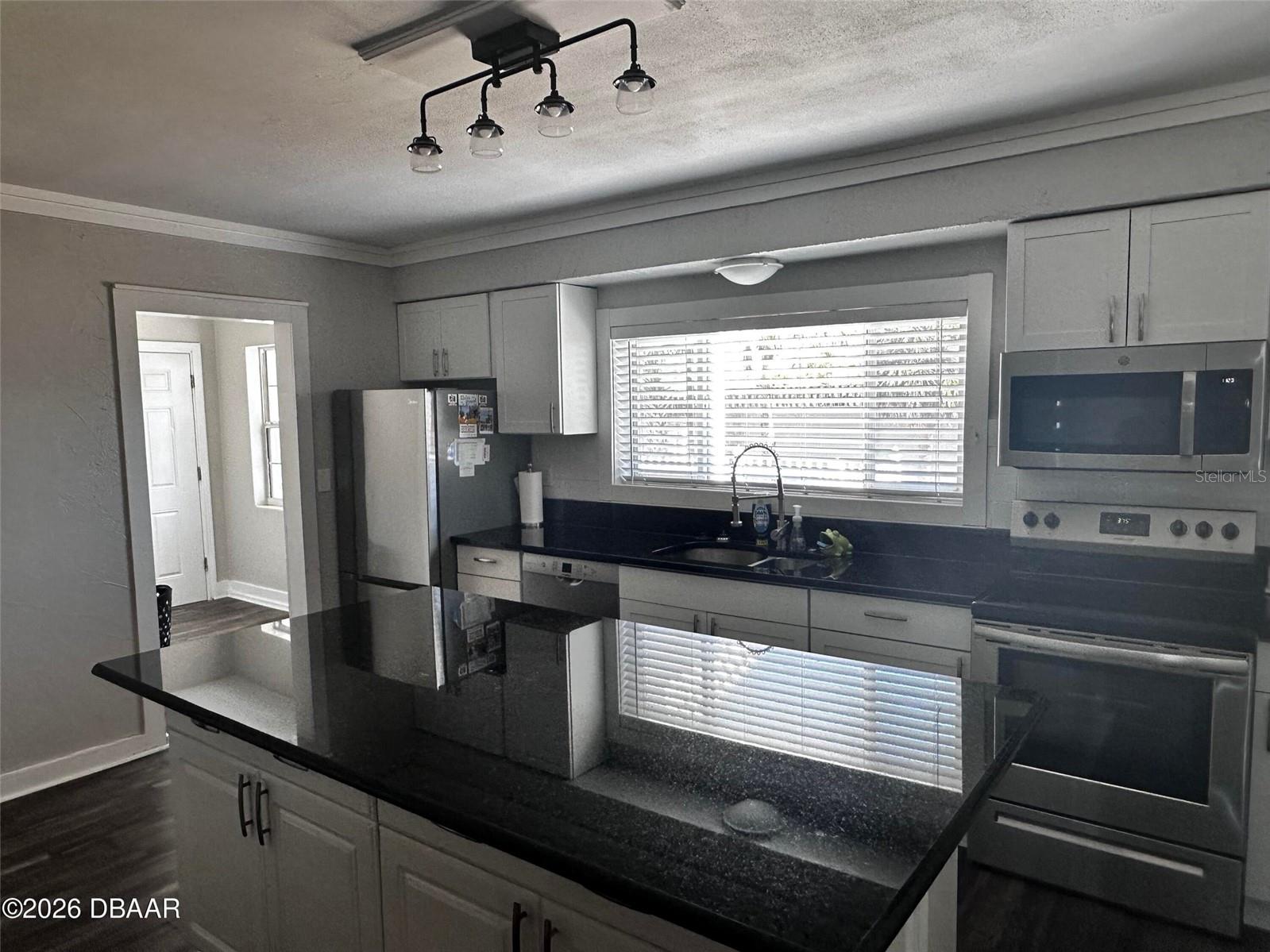 1711 Ocean Dunes Ter Property Photo 15