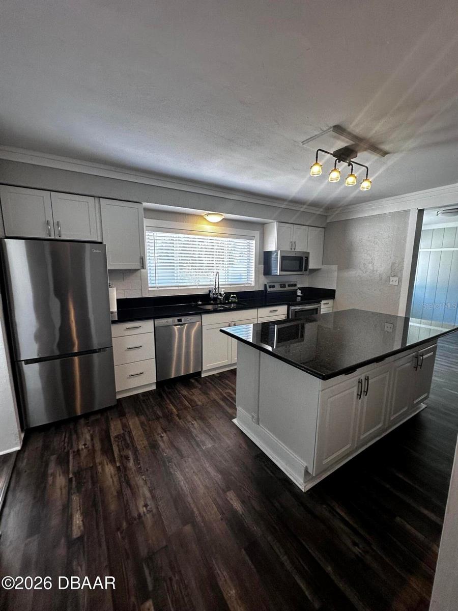 1711 Ocean Dunes Ter Property Photo 17