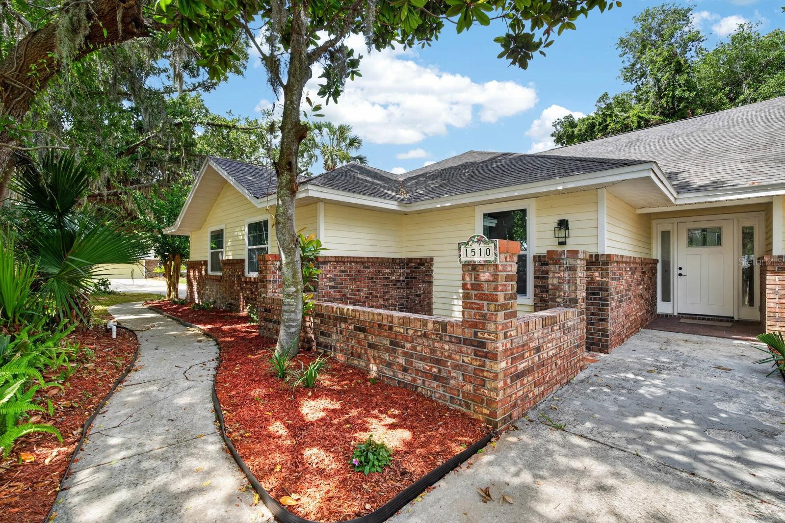 1510 N Beach St Property Photo 3