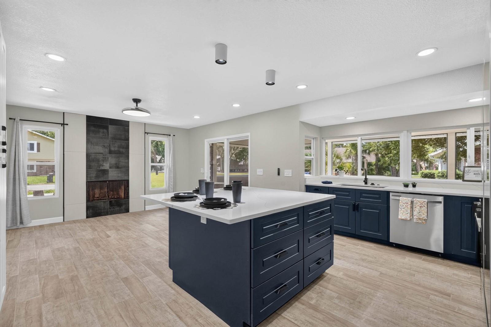 1510 N Beach St Property Photo 6
