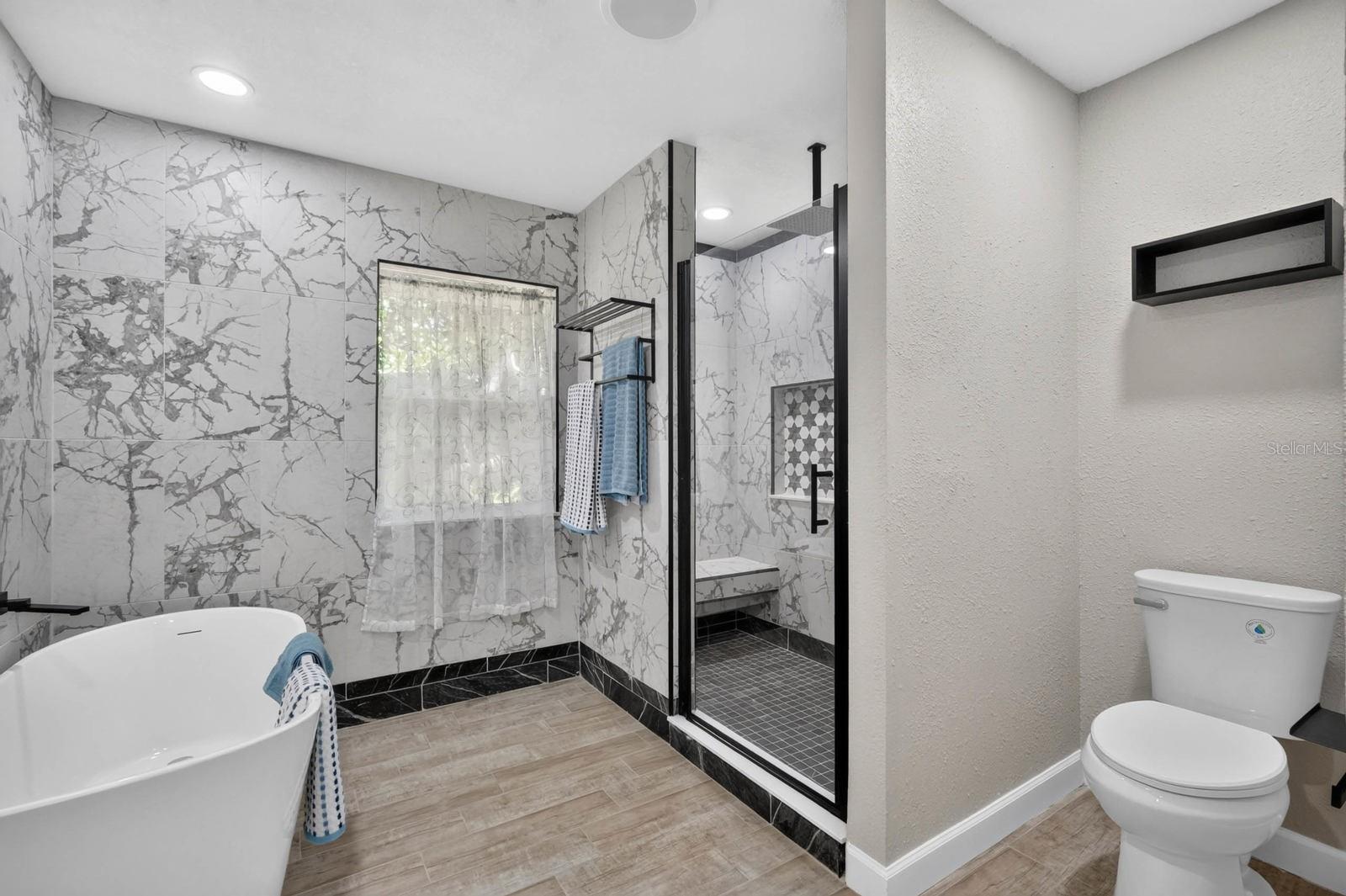 1510 N Beach St Property Photo 14