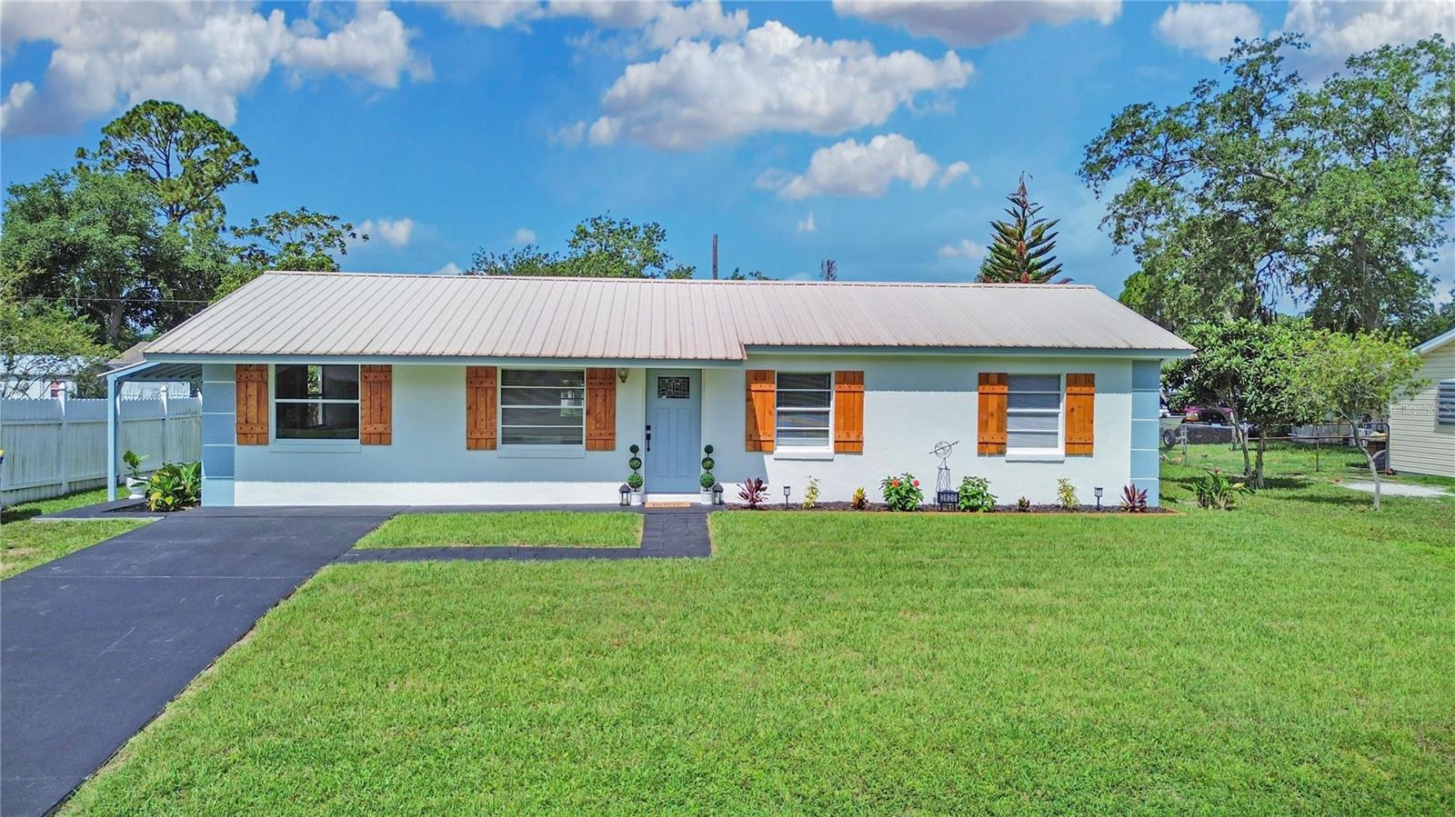 2820 SABAL PALM DR Property Photo 1