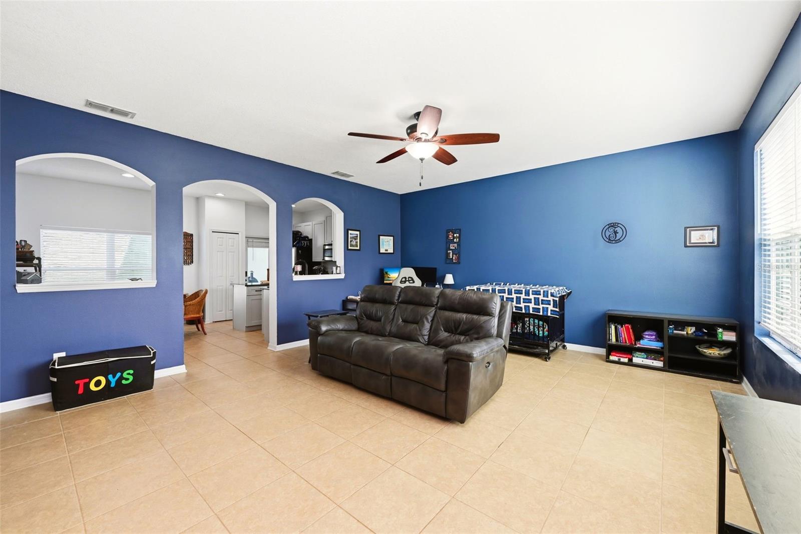 528 Rainbow Springs Loop Property Photo 6