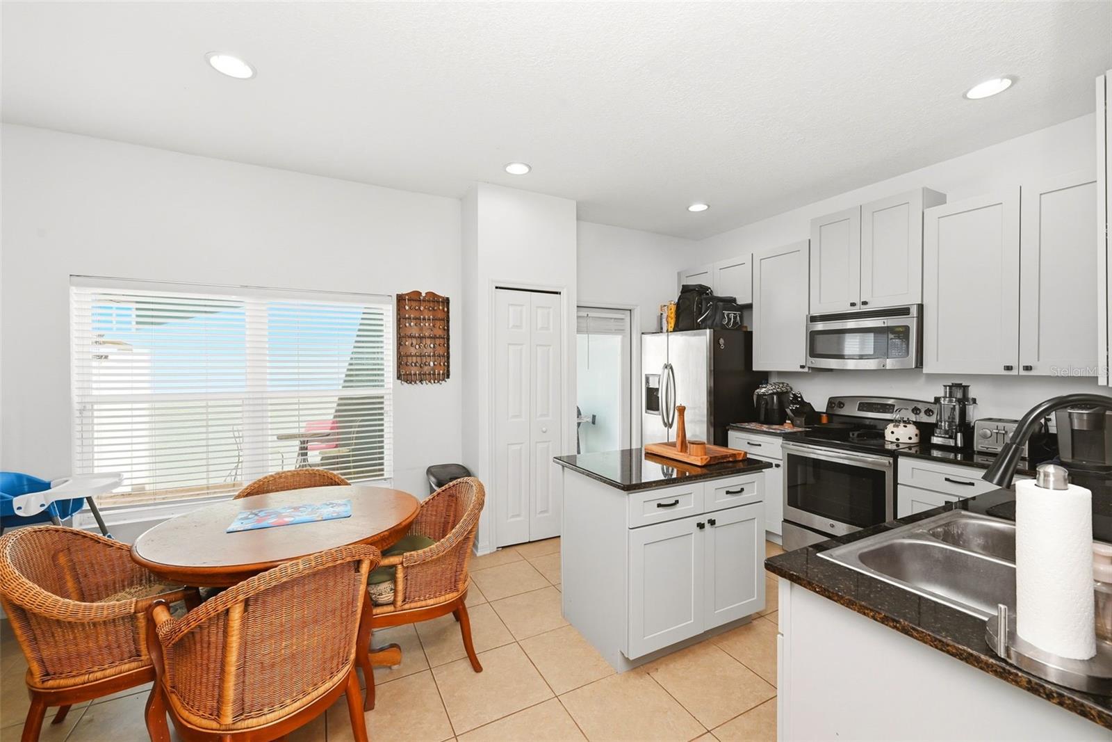 528 Rainbow Springs Loop Property Photo 13