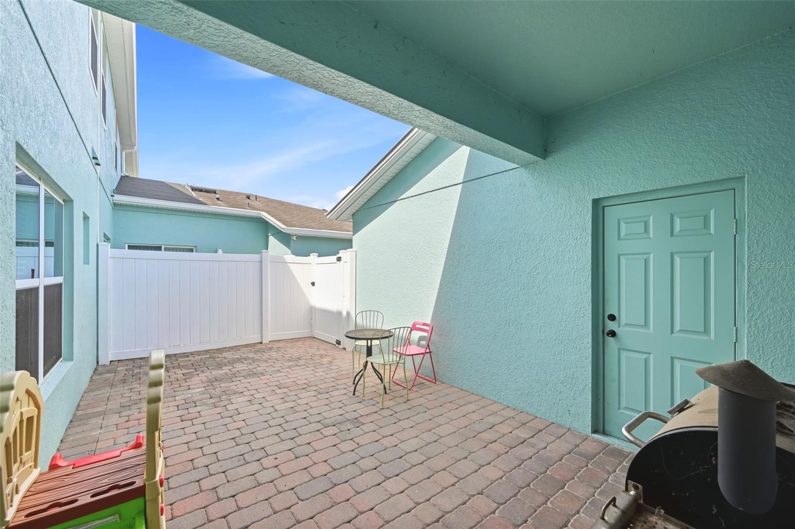 528 Rainbow Springs Loop Property Photo 29