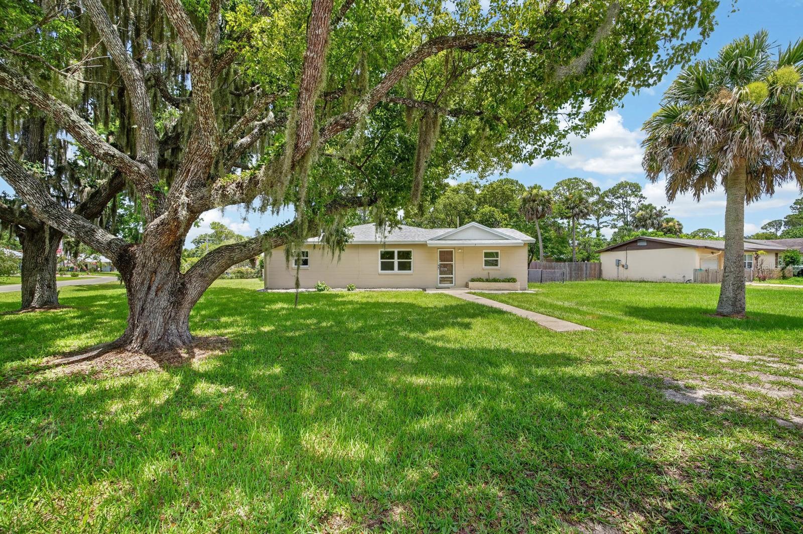 2205 Juniper Dr Property Photo 2