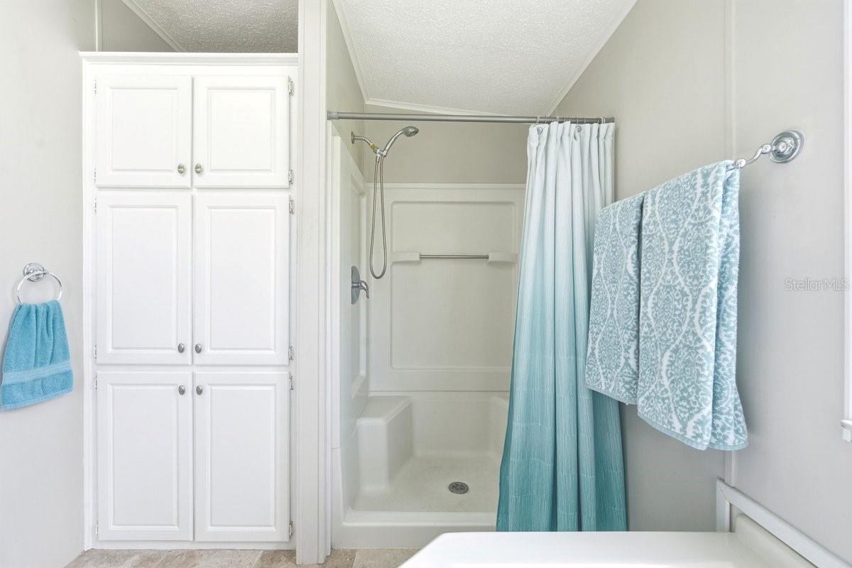 304 Portside Ln Property Photo 43