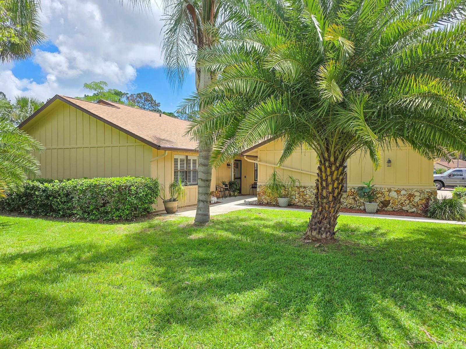 100 Sea Pines Cir Property Photo 1