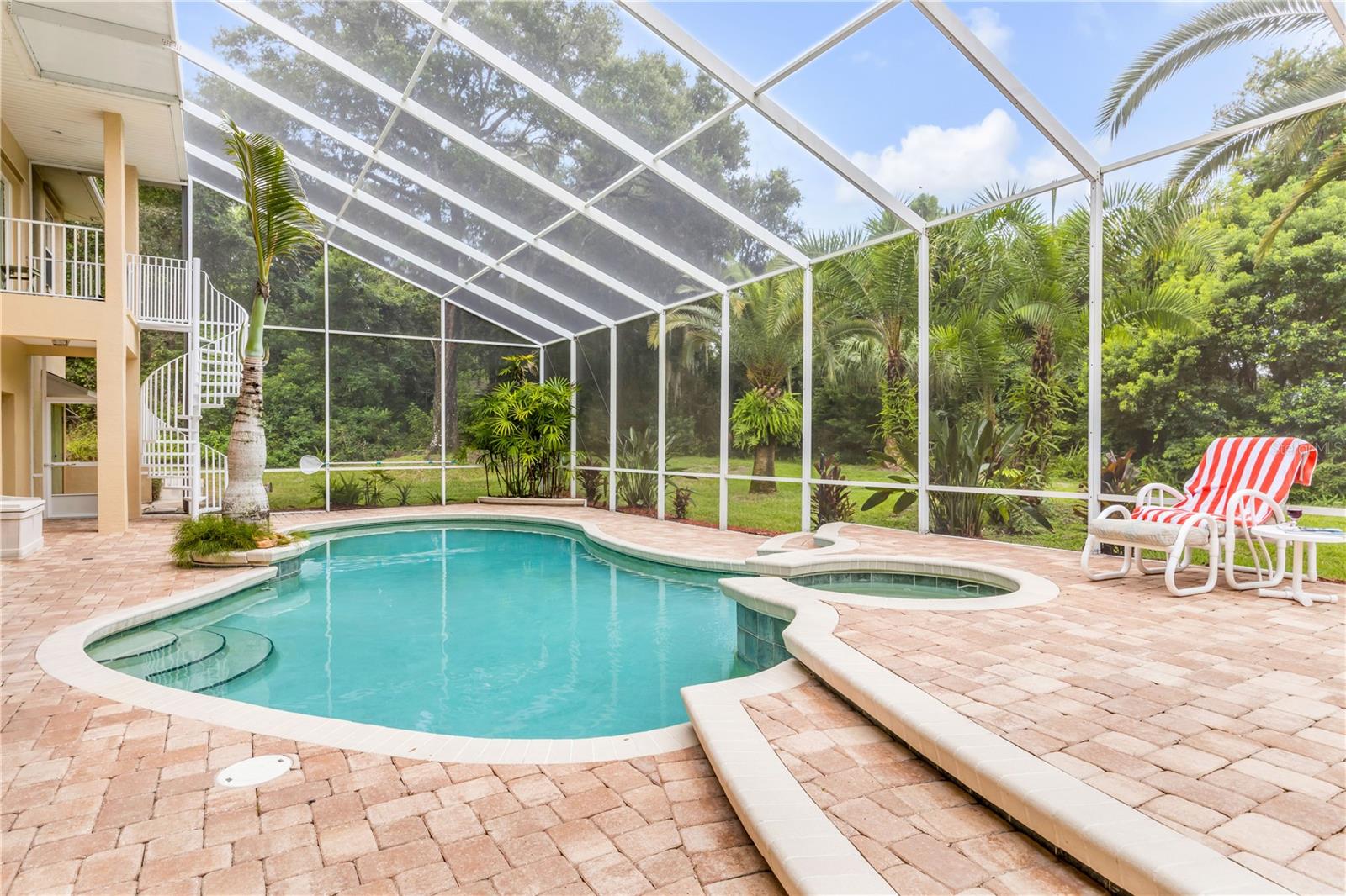 5842 Spruce Creek Woods Dr Property Photo 3