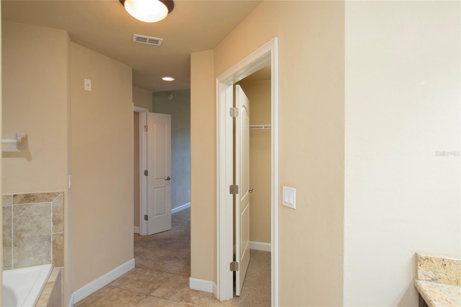 424 Luna Bella Ln #424 Property Photo 20