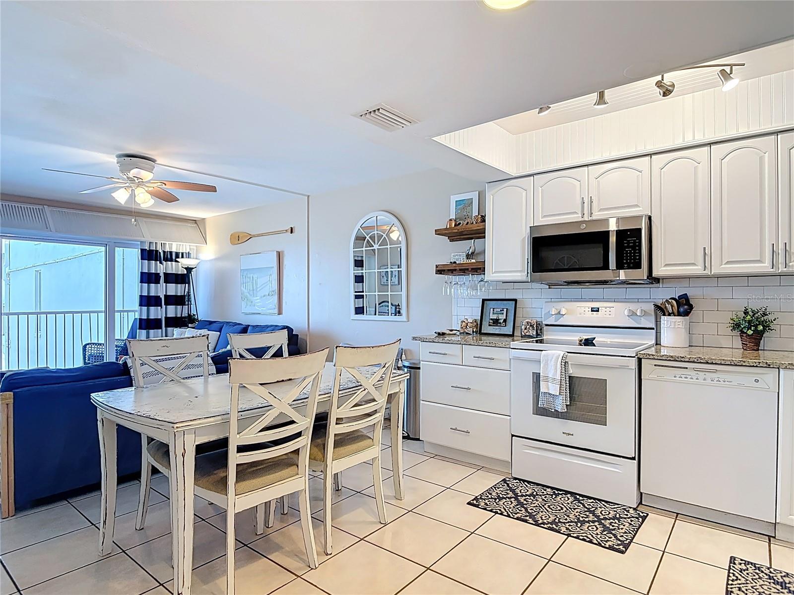4849 Saxon Dr #a204 Property Photo 6