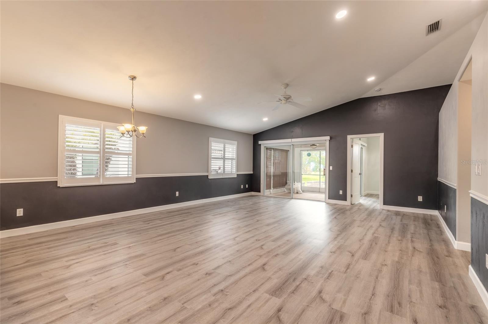 656 Middlebury Loop Property Photo 10