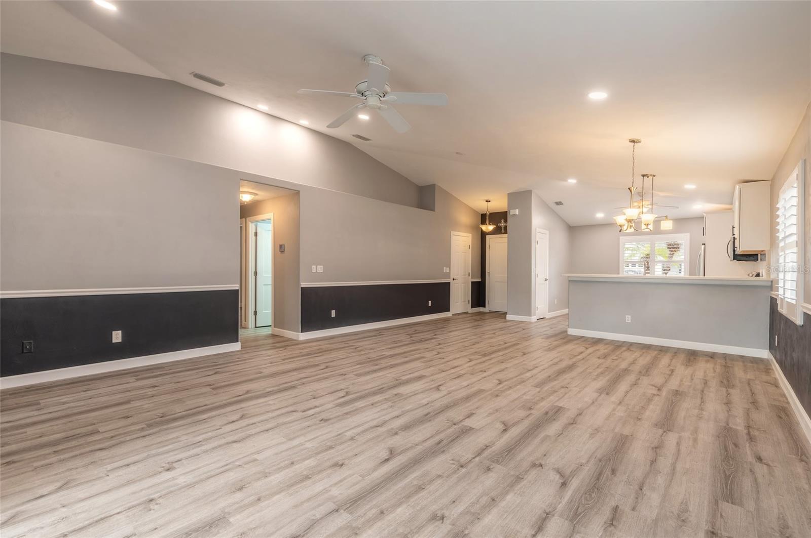 656 Middlebury Loop Property Photo 12