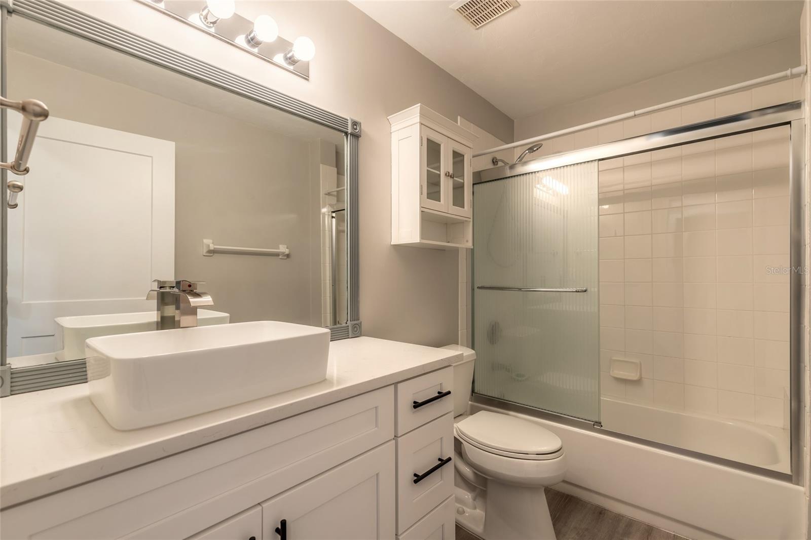 656 Middlebury Loop Property Photo 15