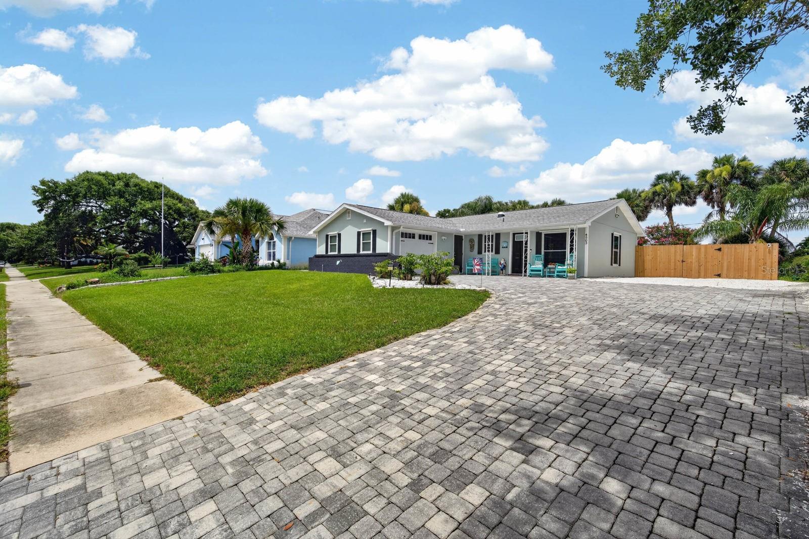 4503 Saxon Dr Property Photo 4