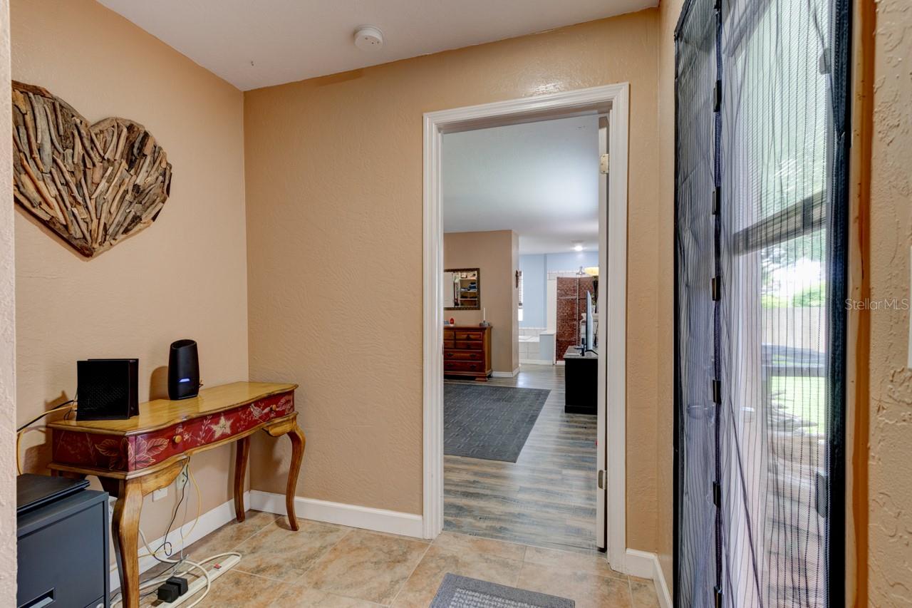 103 Dee St Property Photo 10