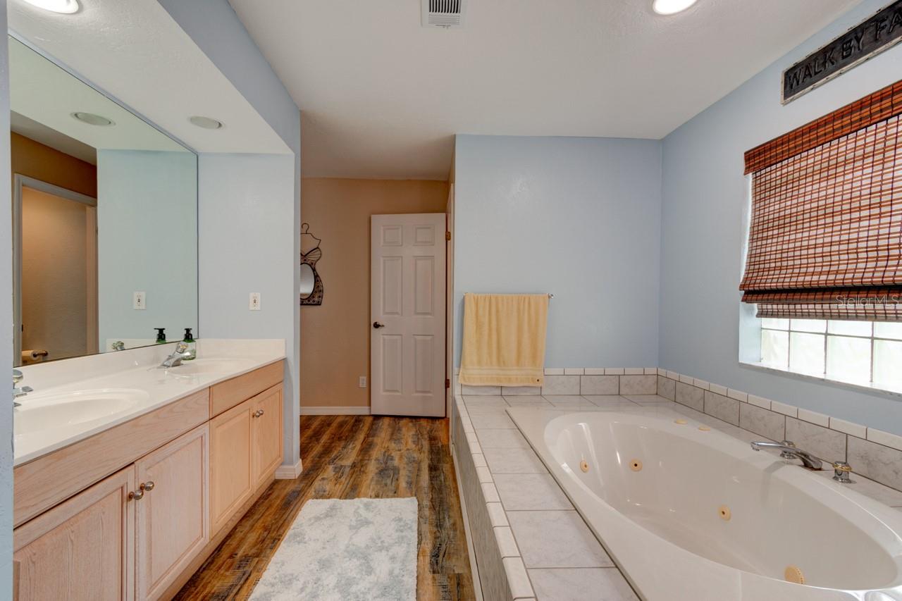 103 Dee St Property Photo 15
