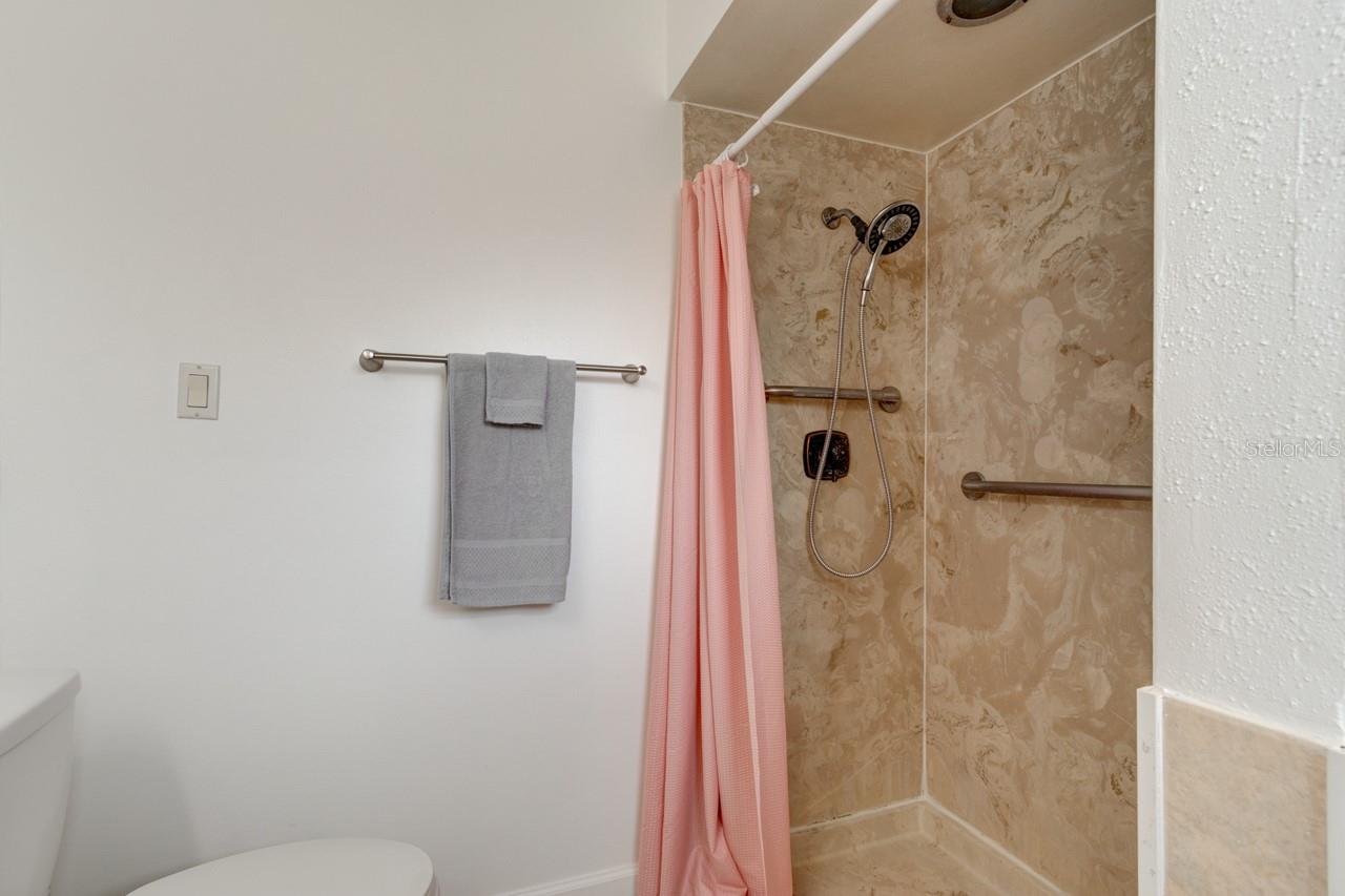 103 Dee St Property Photo 24