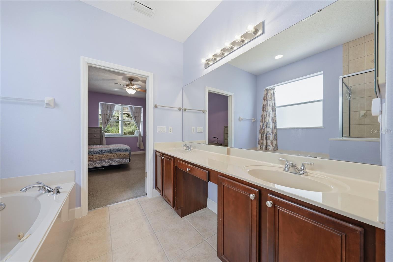 489 Luna Bella Ln Property Photo 21