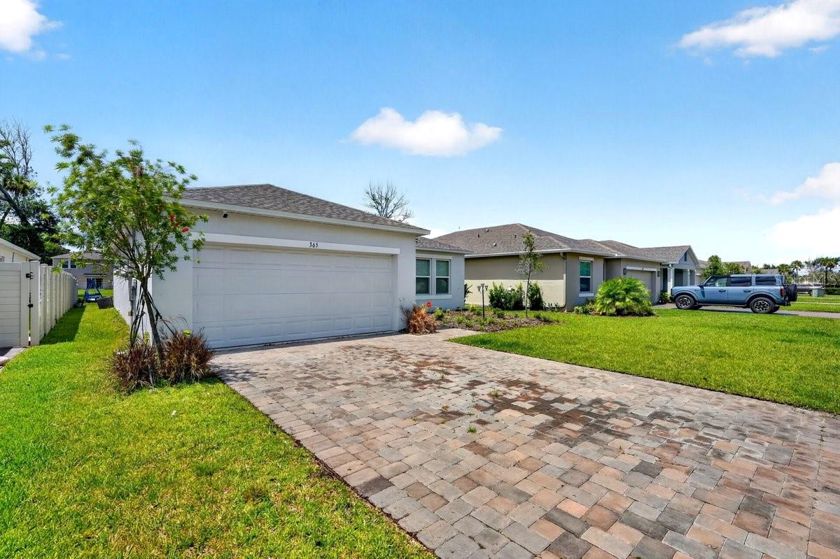 365 River Front Way Property Photo 4