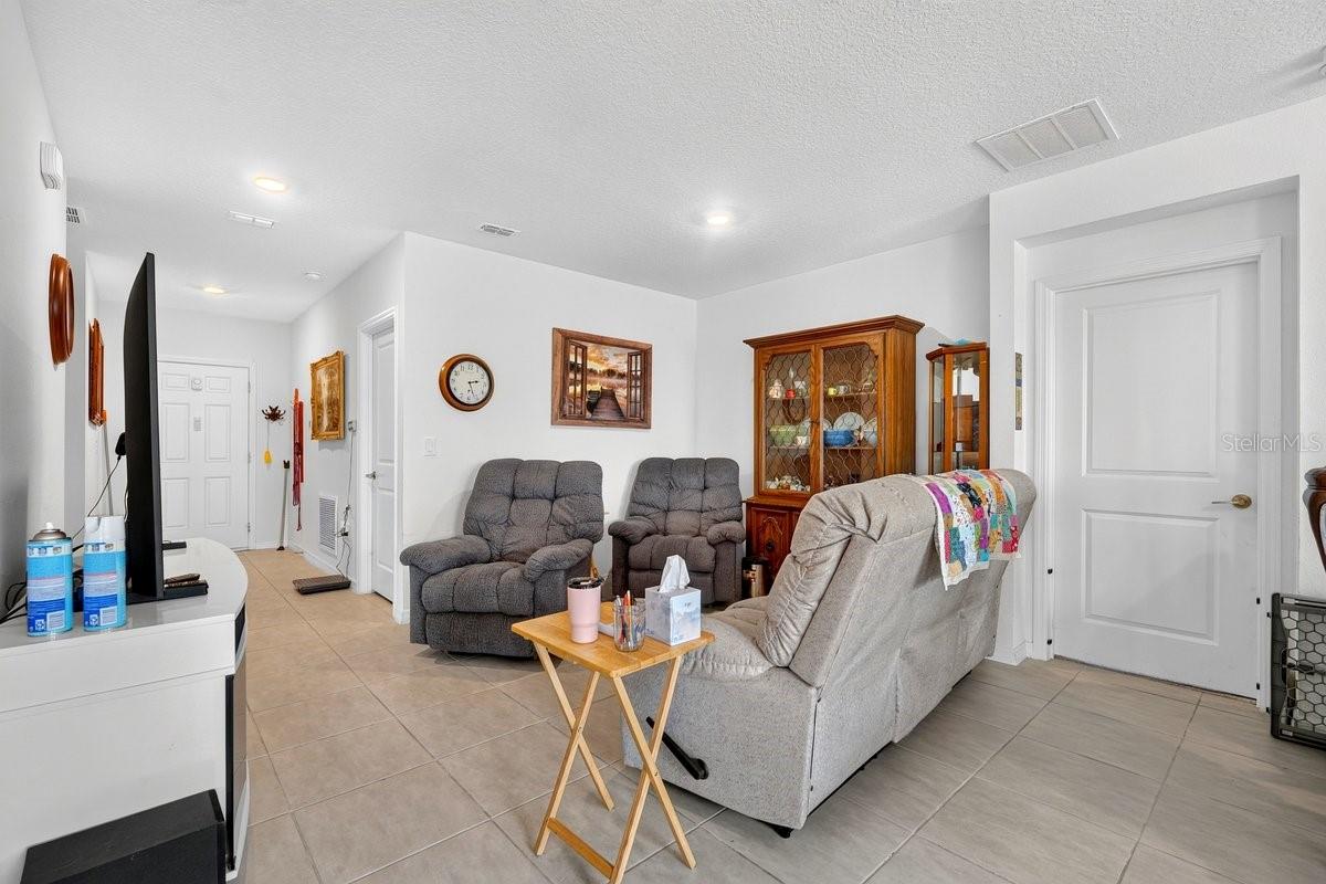 365 River Front Way Property Photo 21