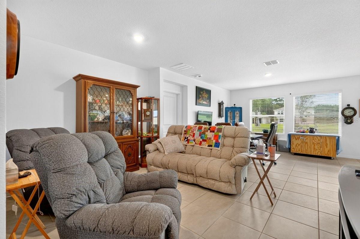 365 River Front Way Property Photo 22