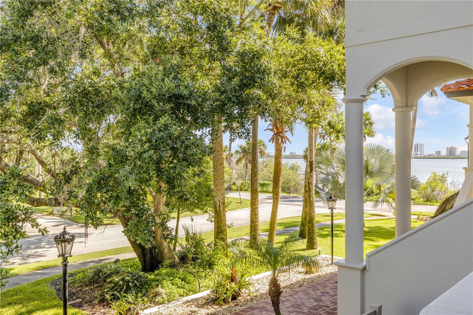 5090 Riverside Dr #105 Property Photo 12