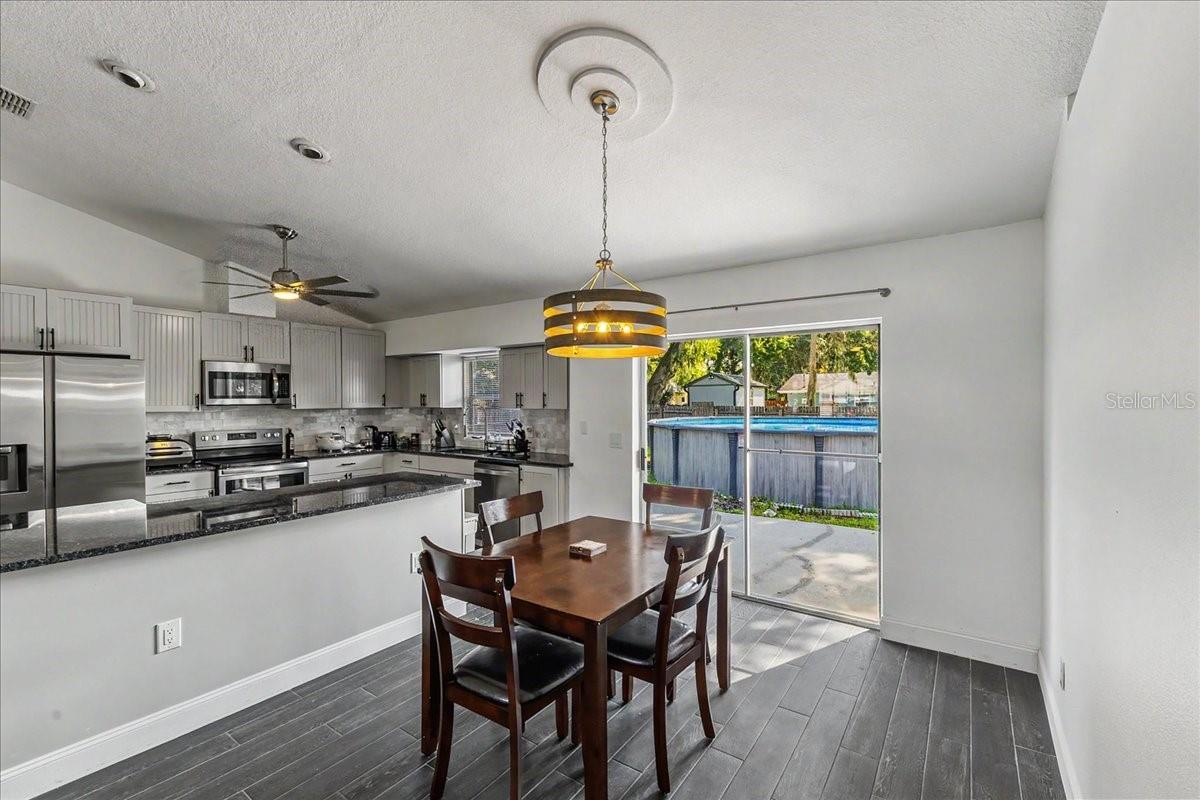 2311 Pine Tree Property Photo 6
