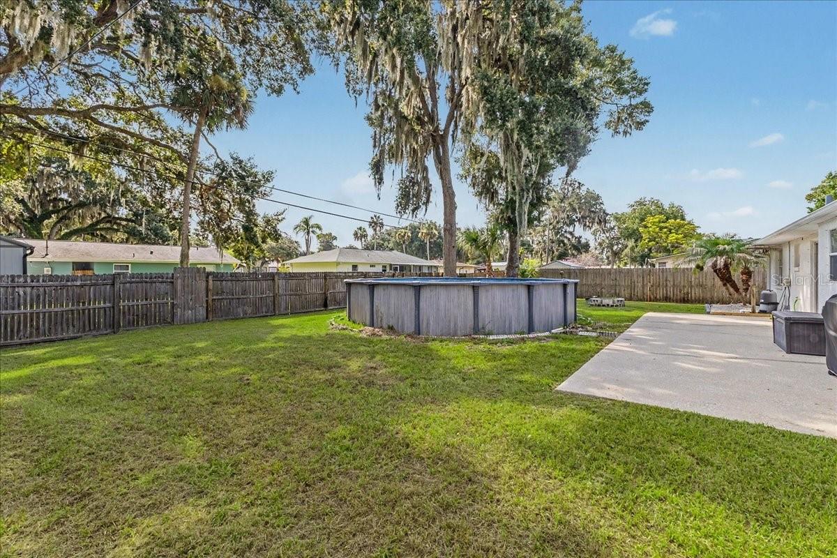2311 Pine Tree Property Photo 20